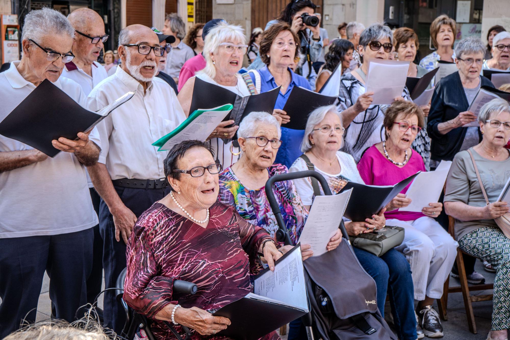 La revetlla i la flama del Canigó arriben a Manresa