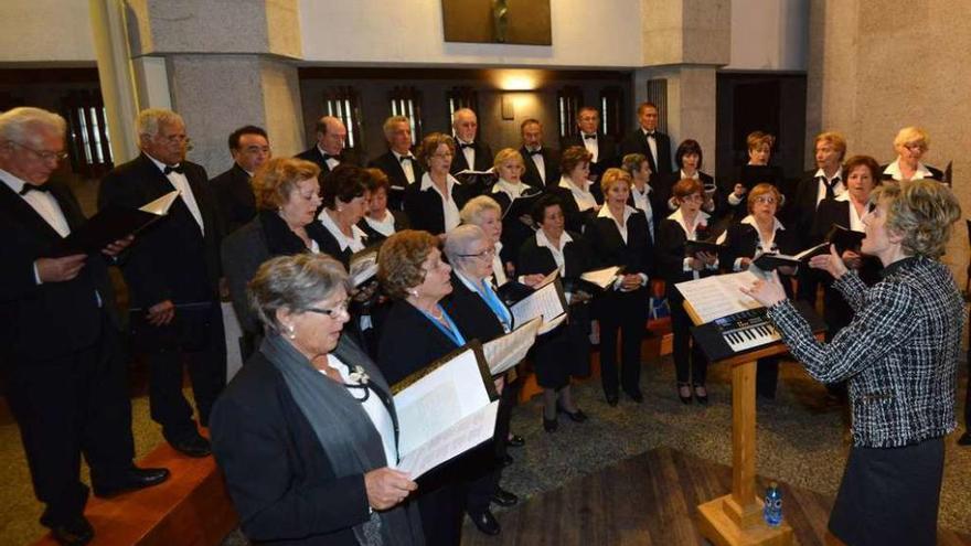 Coro de San Xinés de Padriñán. // Faro