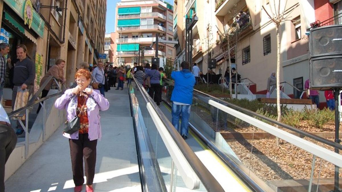 Imagen de las rampas mecánicas de la calle Cuba durante su inauguración, el pasado sábado 15 de marzo.