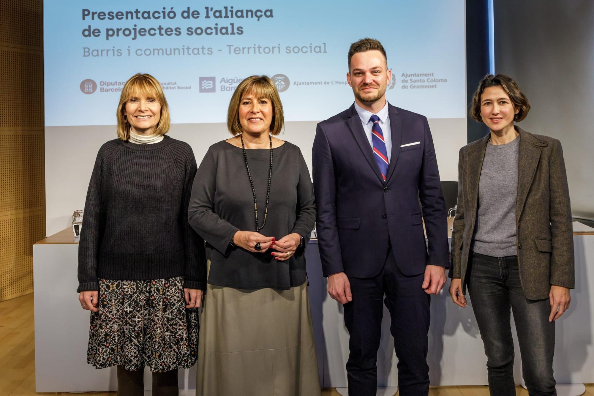 Núria Marín, presidenta de la Diputación de Barcelona y alcaldesa de Hospitalet de Llobregat, Lluïsa Moret, diputada de Igualdad y Sostenibilidad Social, Felipe Campos, consejero delegado de Aigües de Barcelona, y Núria Parlon, alcaldesa de Santa Coloma de Gramenet.