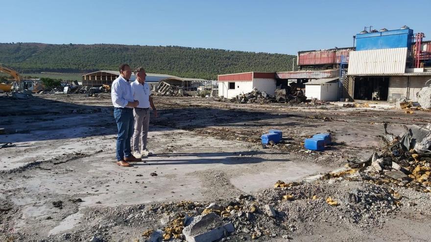 Las naves quedaron calcinadas por el fuego. | L.O.