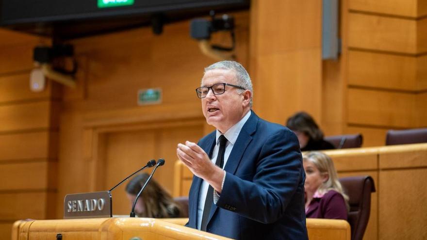 Bernabé, a Puente: "Si le queda algo de dignidad, váyase"