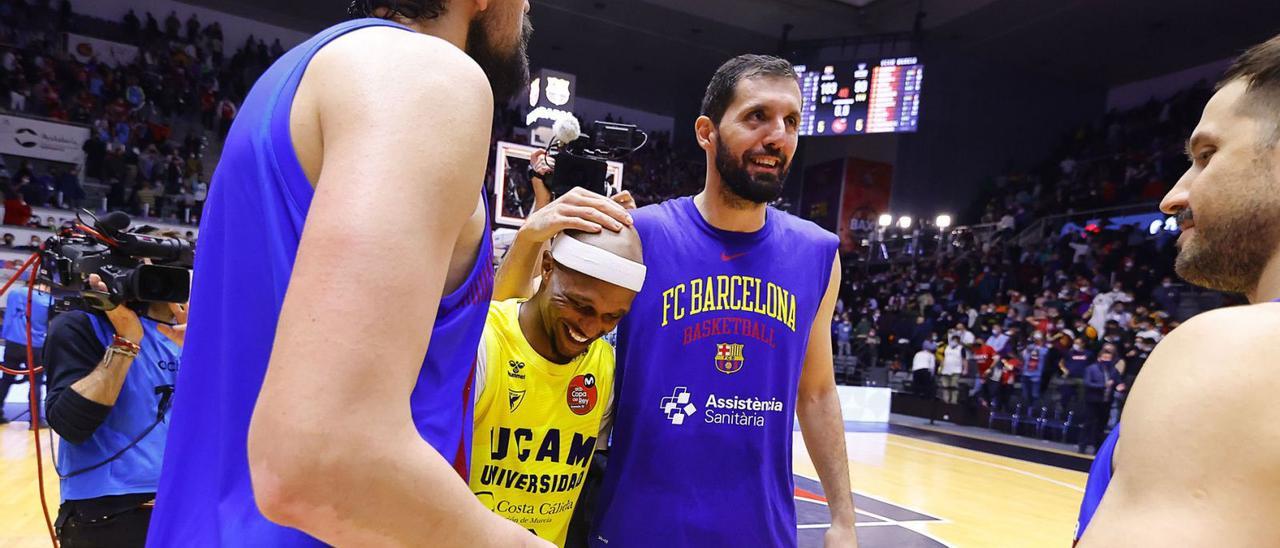 Thad McFadden, con Nikola Mirotic en el partido de la semifinal de Copa del Rey de Granada.  | ACB PHOTO