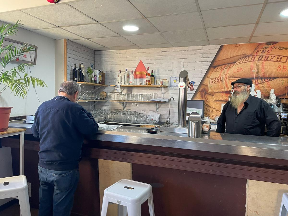 Migas 'take away' en el Puente de San Francisco de Cáceres