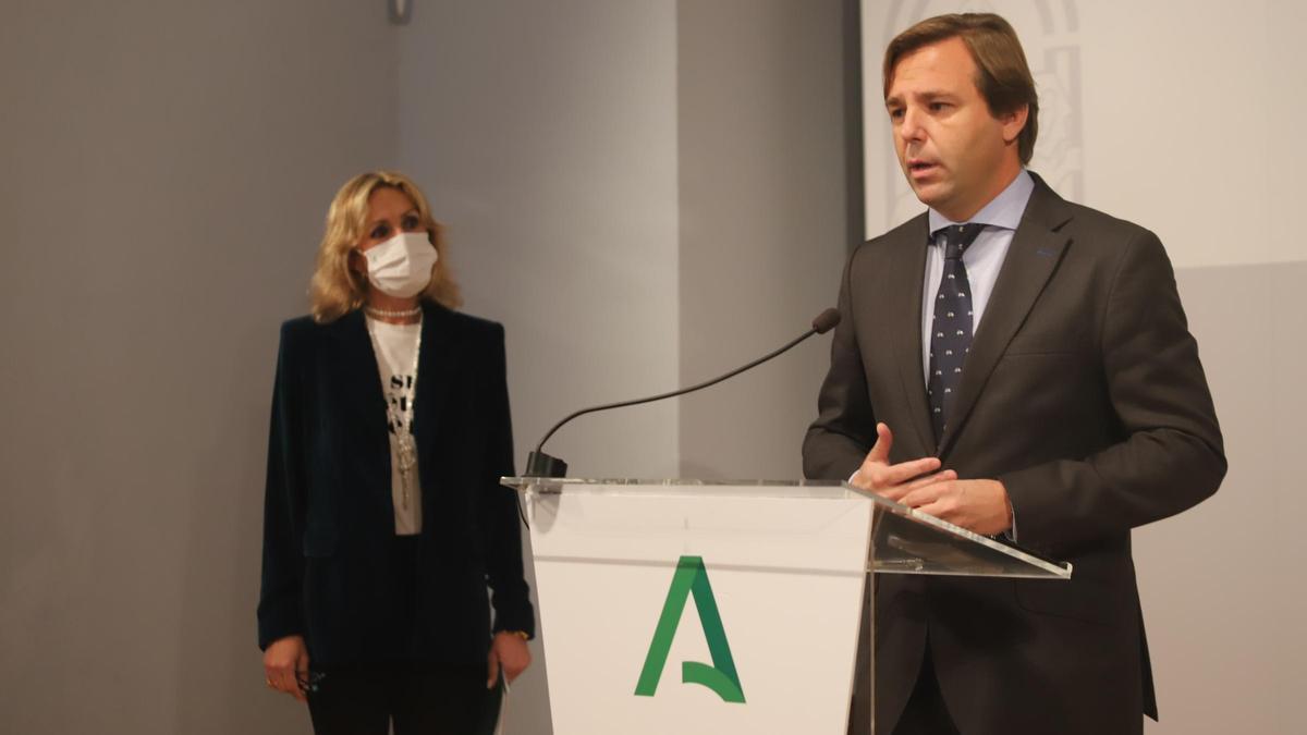 Inmaculada Troncoso y Antonio Repullo, durante la presentación del Plan de Infraestructuras Educativas 2022.