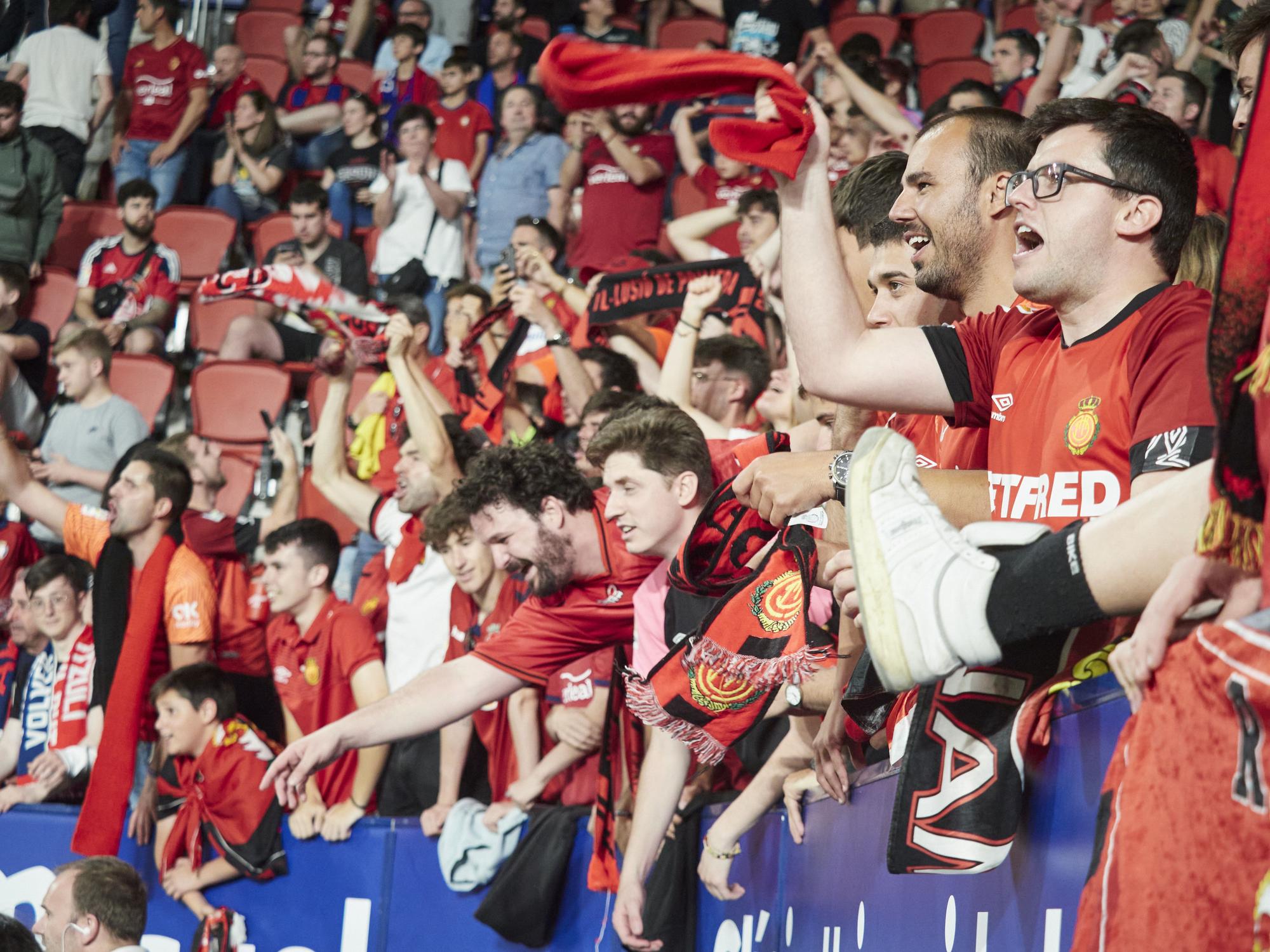 Osasuna-RCD Mallorca: Las fotos de la alegría desatada de los jugadores del Mallorca al conseguir la permanencia