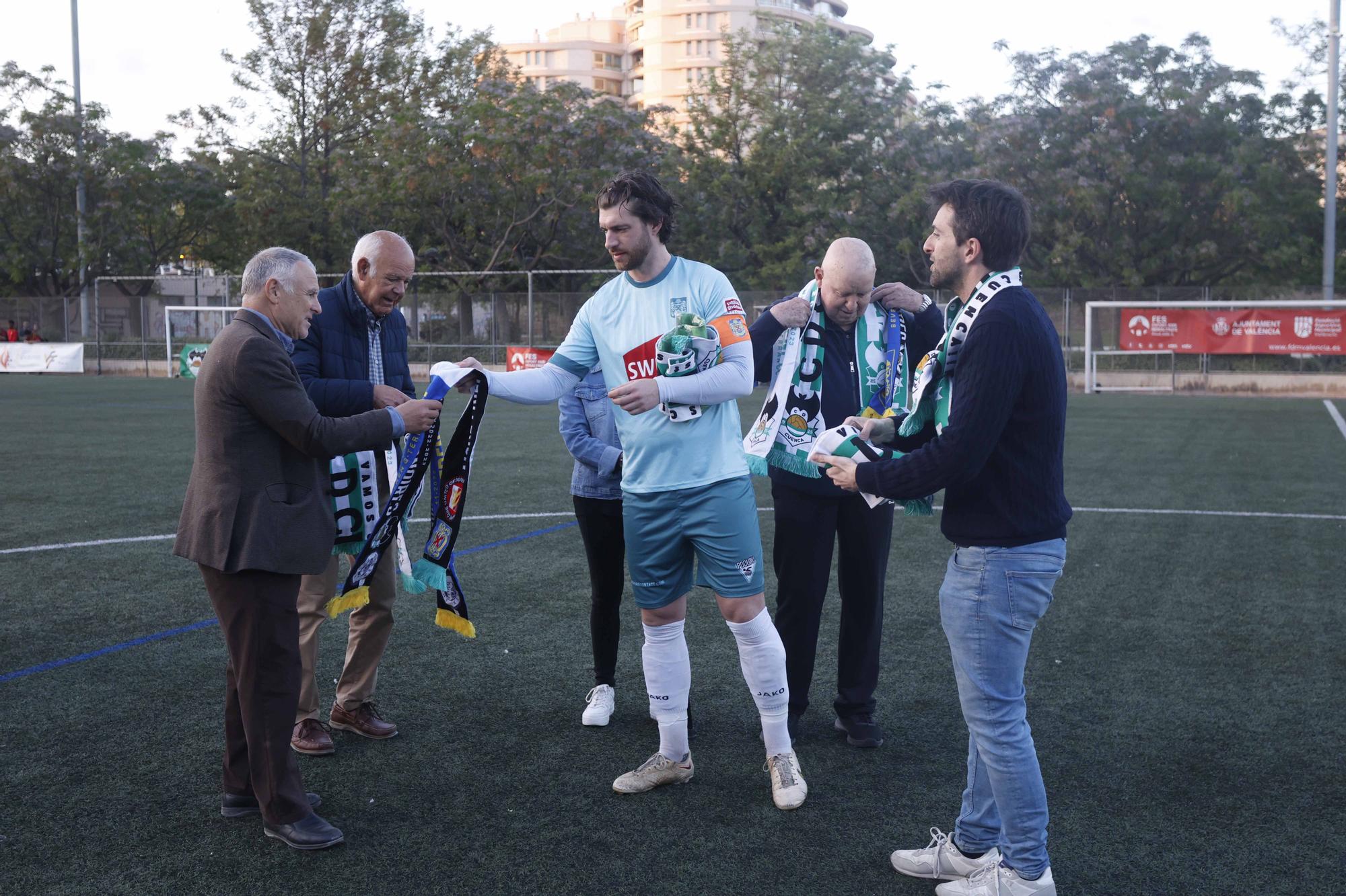 Homenaje a Veteranos del Valencia CF en el partido CD Cuenca Mestallistes