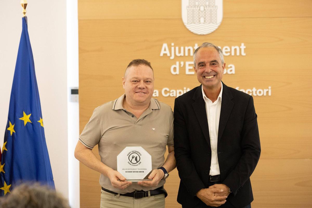 Manolo Izquierdo, de la Cafetería Gran Vía, premio Mejor Restaurante de Cocina Tradicional