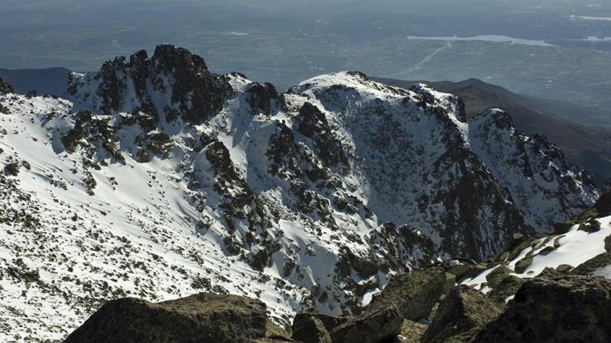 Un montañero muere en Gredos tras sufrir una caída en el pico Almanzor