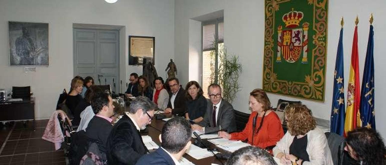 Reunión de la comisión de la FEMP que preside el alcalde. // FdeV