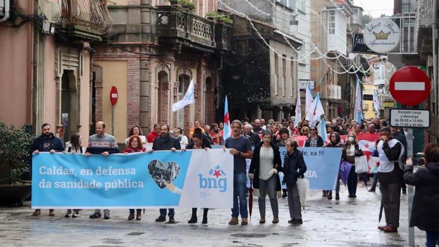 Cabecera de la manifestación en Caldas de Reis.