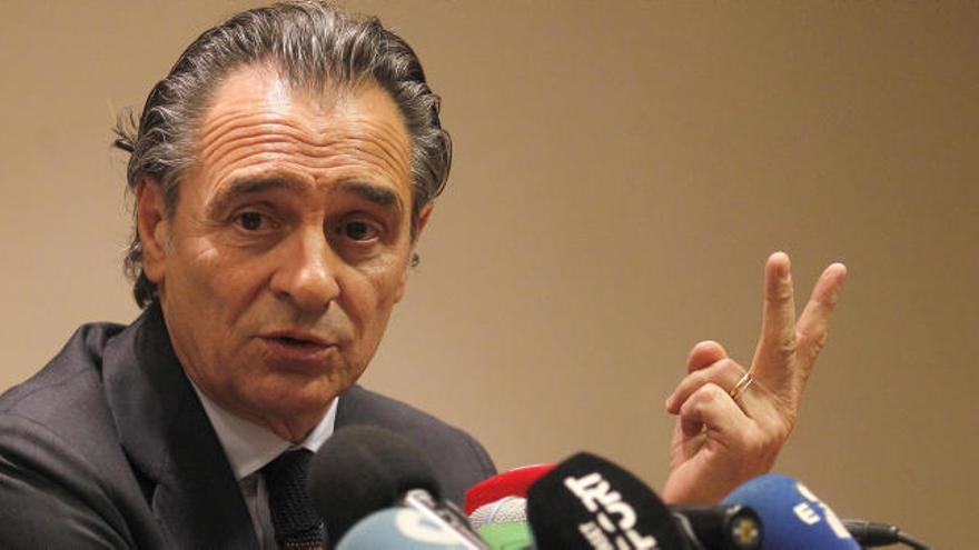 Prandelli, a la calle