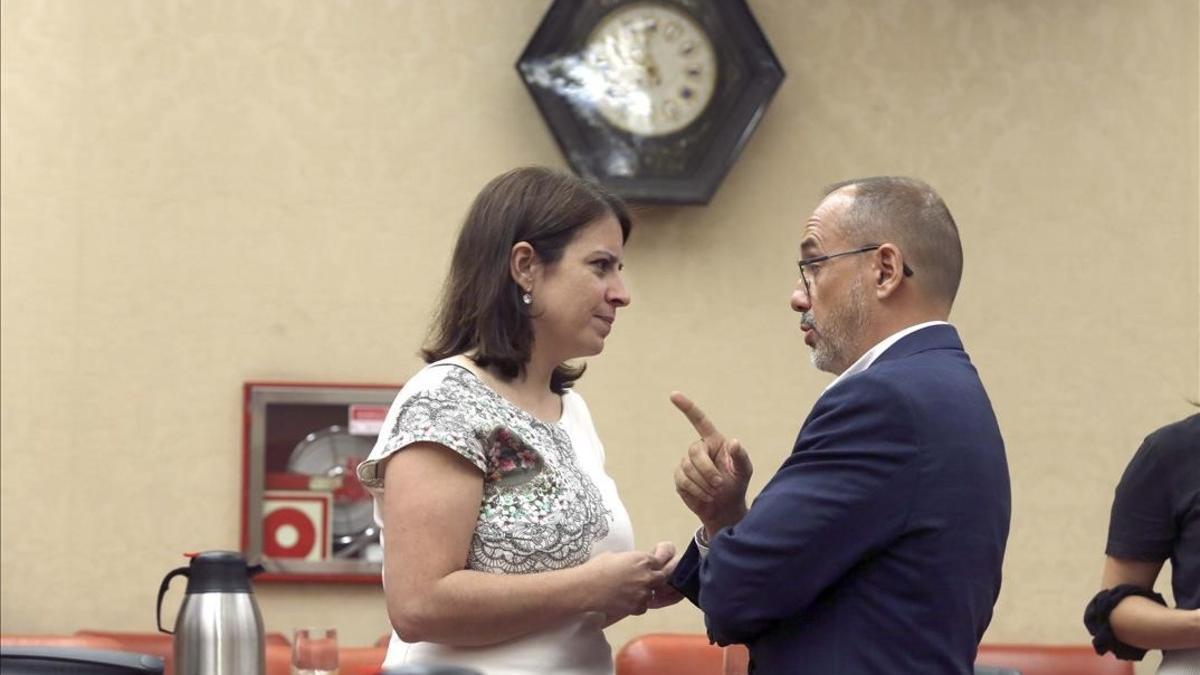 Adriana Lastra y Carles Campuzano, en una reunión de la Diputación Permanente el pasado mes de julio.