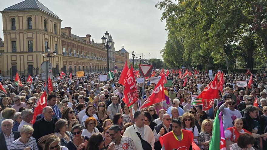 Las protestas por la crisis de los cribados vuelven a tomar Sevilla: "Han convertido la sanidad pública en una vergüenza"
