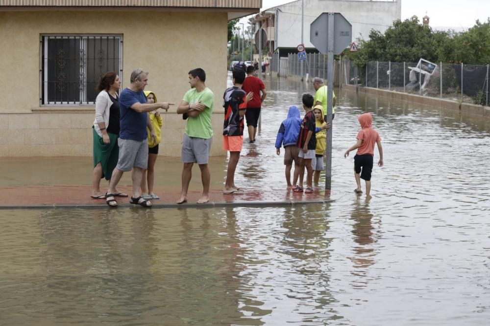 Mas de 400 vecinos de El Raal siguen aislados en sus casas