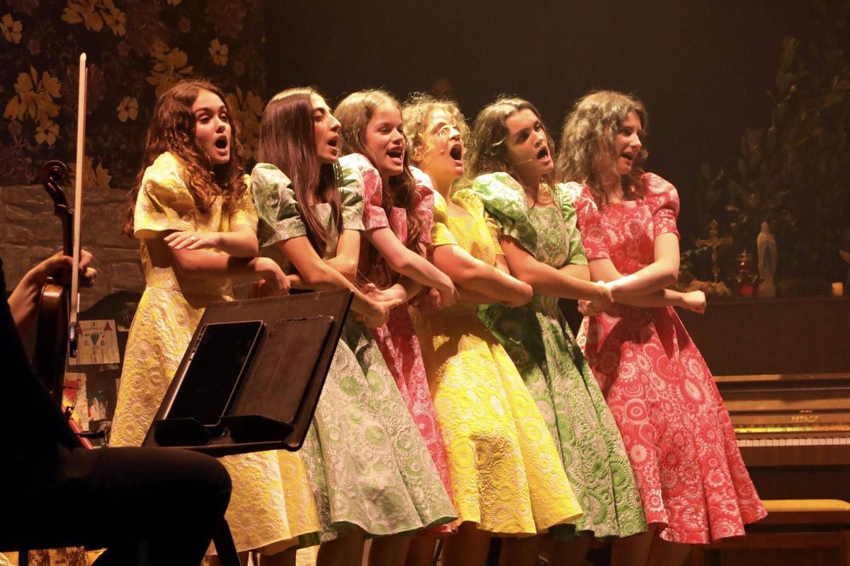 El grupo Stella Maris, de 'La Mesías', durante su actuación en el Teatro Calderón de Madrid