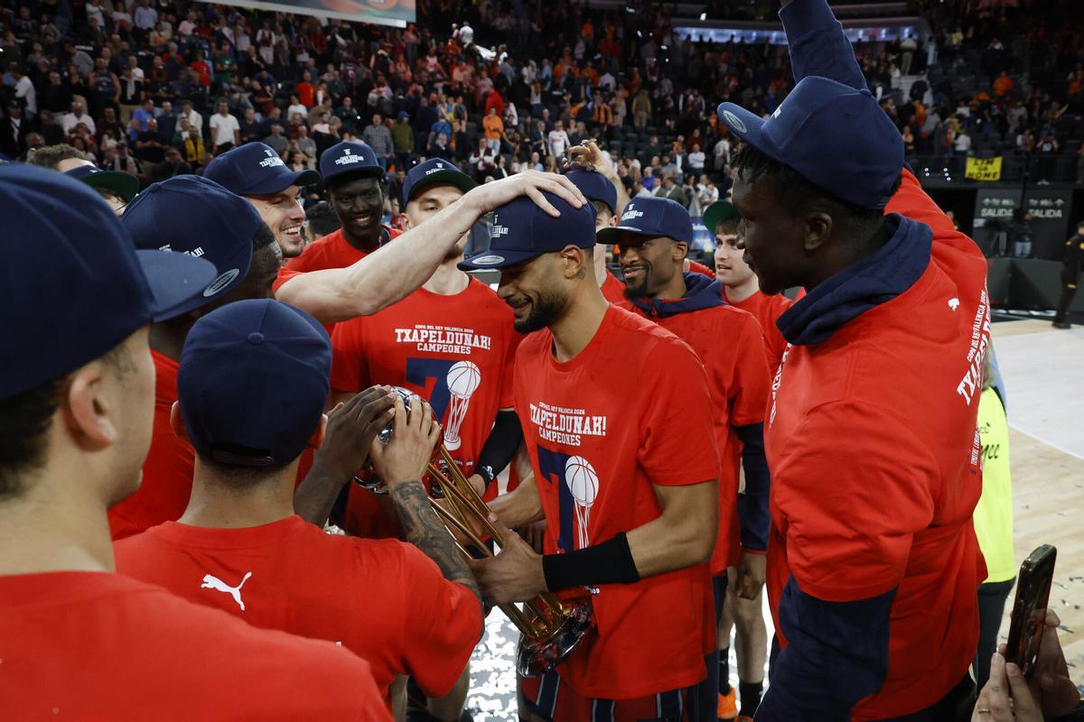 Celebración del Baskonia tras ganar la Copa del Rey.