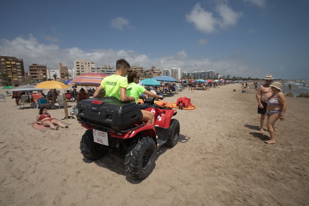 Éxodo a la playa del Port de Sagunt