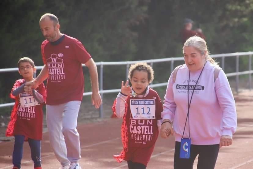 La primera cursa adaptada de la Run Castell triomfa amb èxit de participants