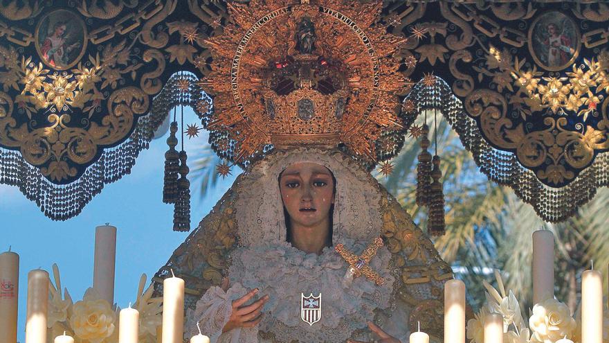 Virgen de la Merced: La popular hermandad de La Merced presentará en la tarde del Lunes Santo el estreno del frontal del respiradero de su paso de palio.