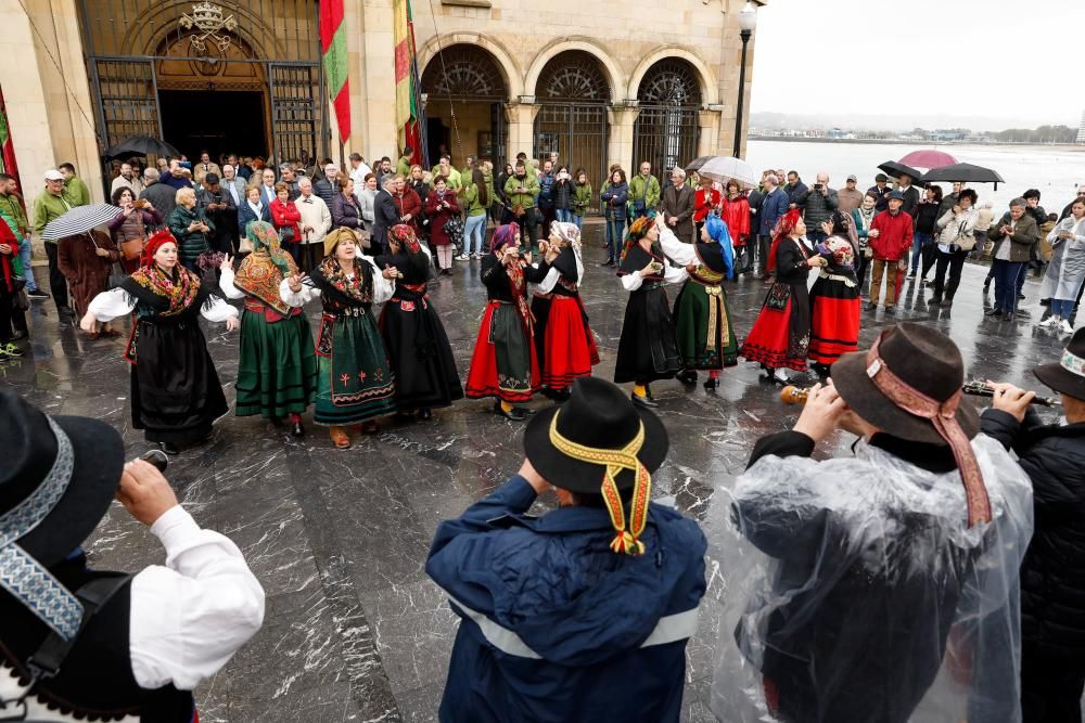 Celebración del Día de León en Gijón