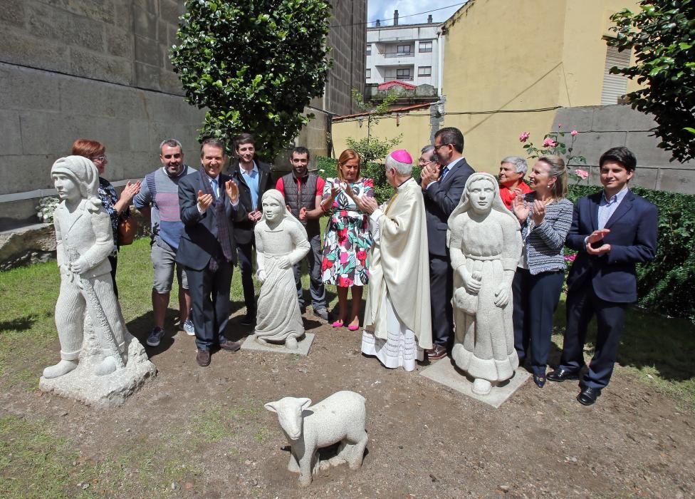 El obispo Quinteiro Fiuza bendice la escultura donada por la Diputación: "Forma ya parte de la historia de Vigo"