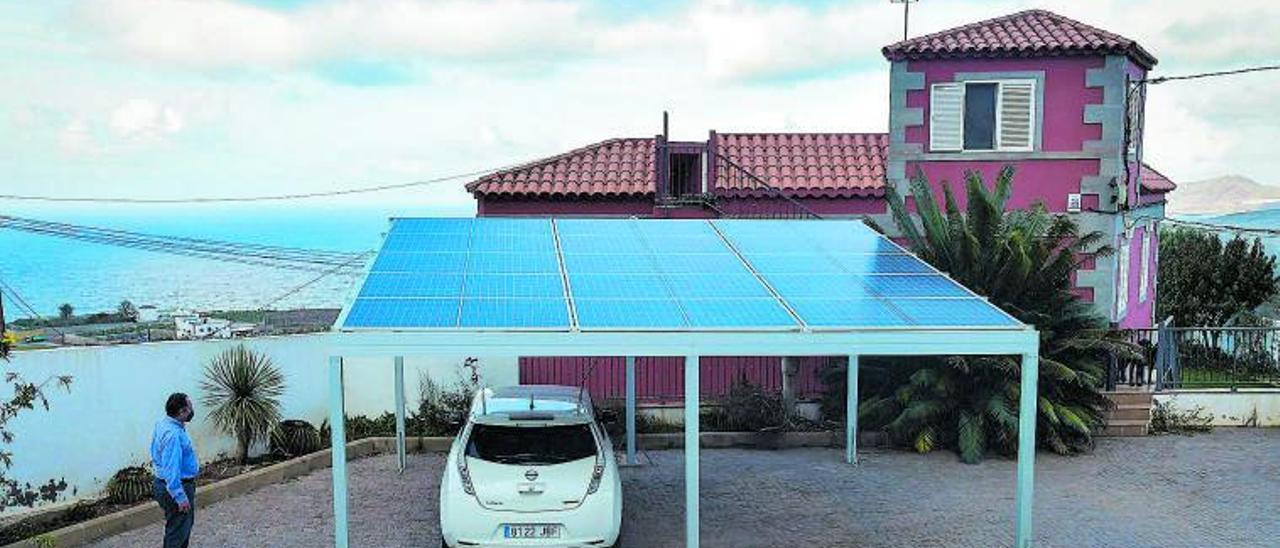 Instalación fotovoltaica en una vivienda unifamiliar de Gran Canaria.