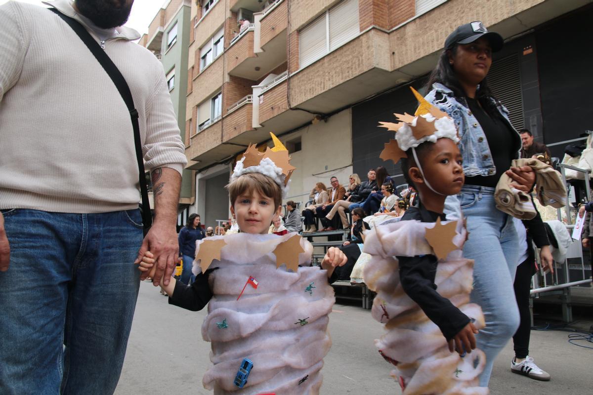 Las mejores imágenes de la Cabalgata del Ninot Infantil de Burriana 2026
