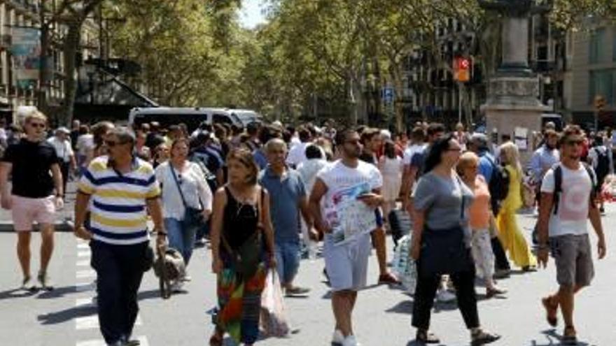 Turistes al centre de Barcelona, l&#039;estiu passat