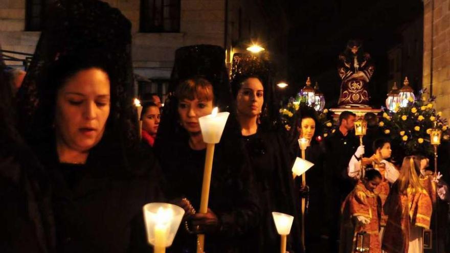 Una imagen de la multitudinaria procesión del Nazareno del pasado año. // Iñaki Abella