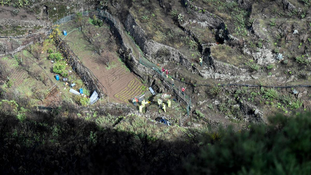 Rescate de los cuerpos de los fallecidos en el accidente de tráfico de Gran Canaria