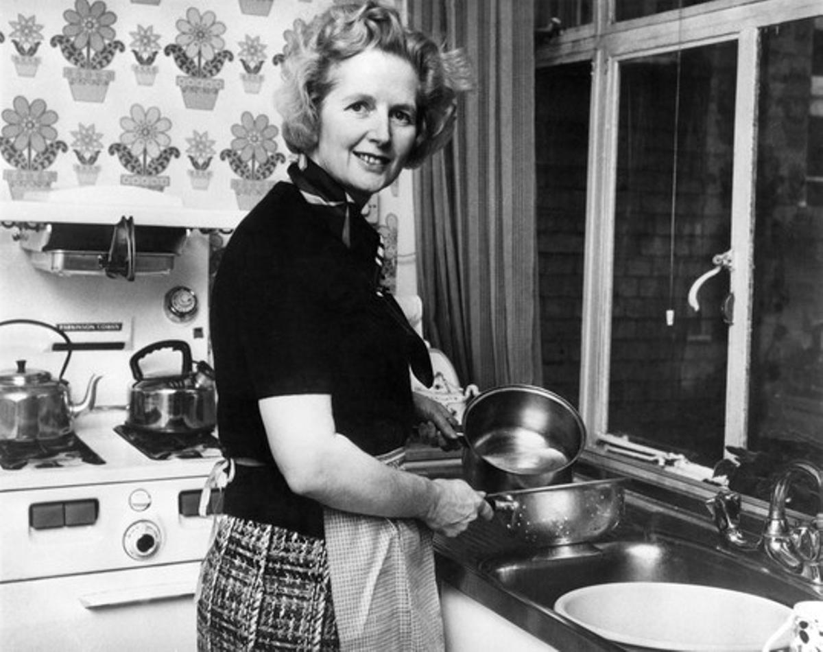 Thatcher, en la cocina de su casa en Londres, en una imagen de 1975.