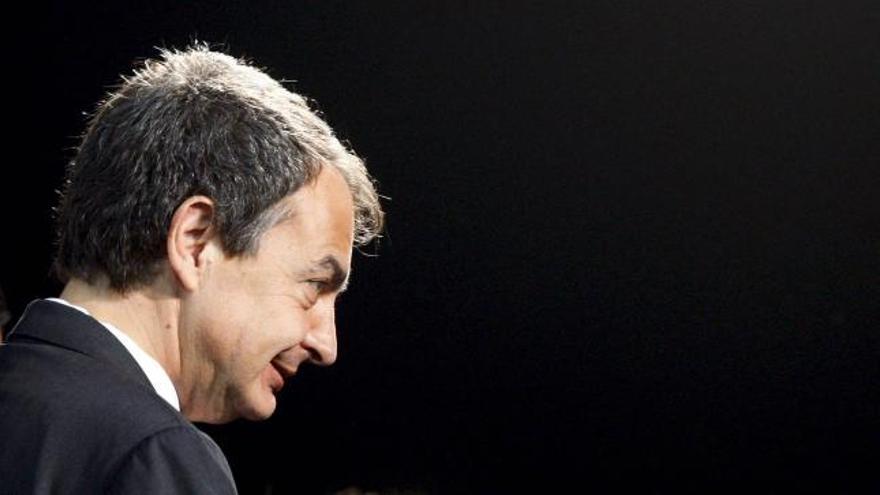Zapatero anuncia una subida de las pensiones si la inflación supera el 1%