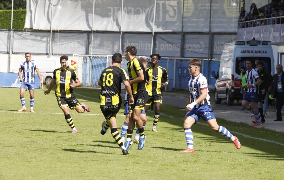 EN IMÁGENES: El Avilés se juega la salvación a una última bala: estrepitosa derrota ante el Barakaldo