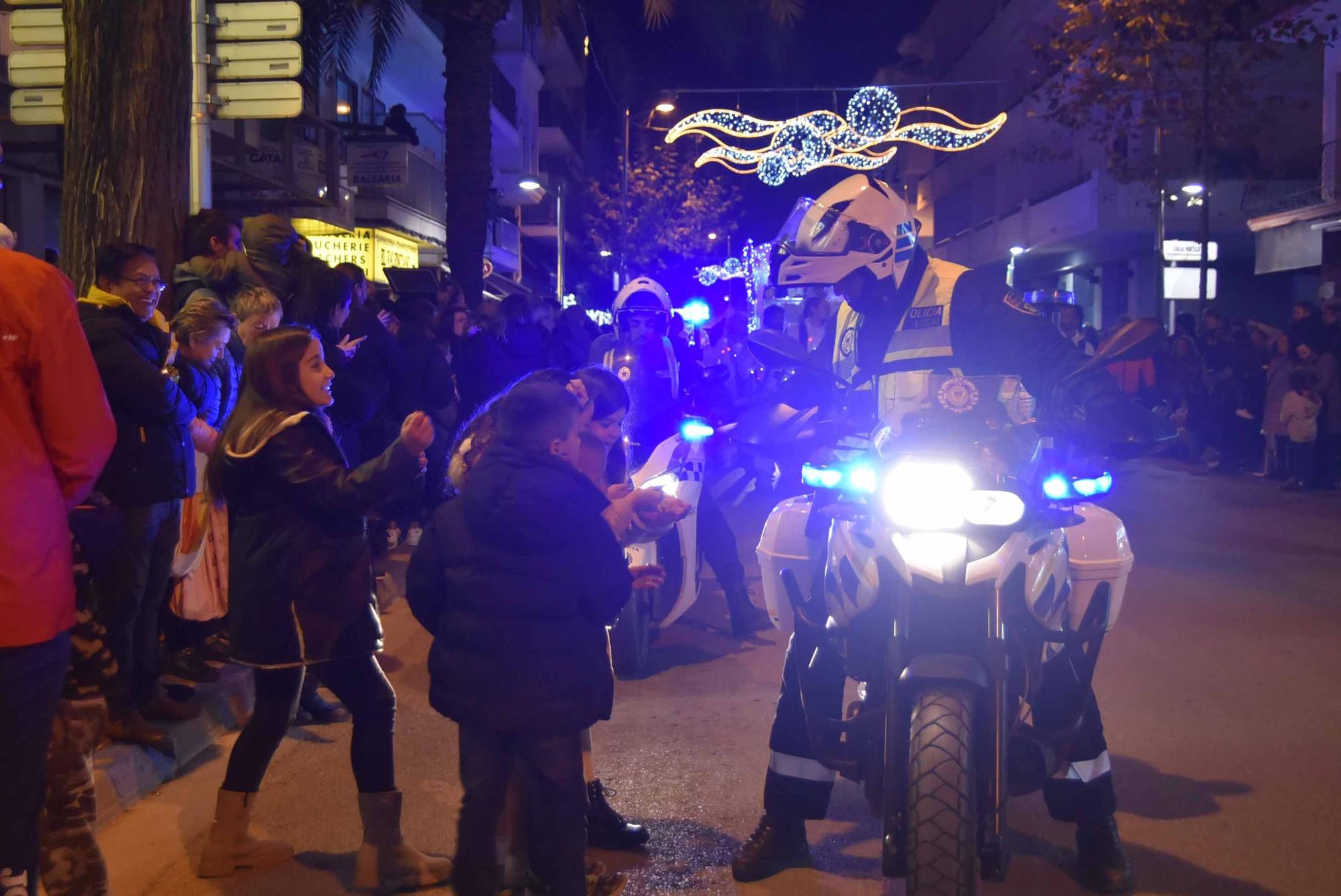 Mira aquí la galería de fotos completa de los Reyes Magos en Santa Eulària