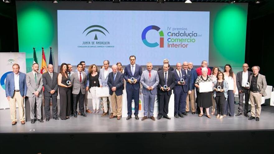 Premios del Comercio Andaluz a Piedra y Carmen Lora