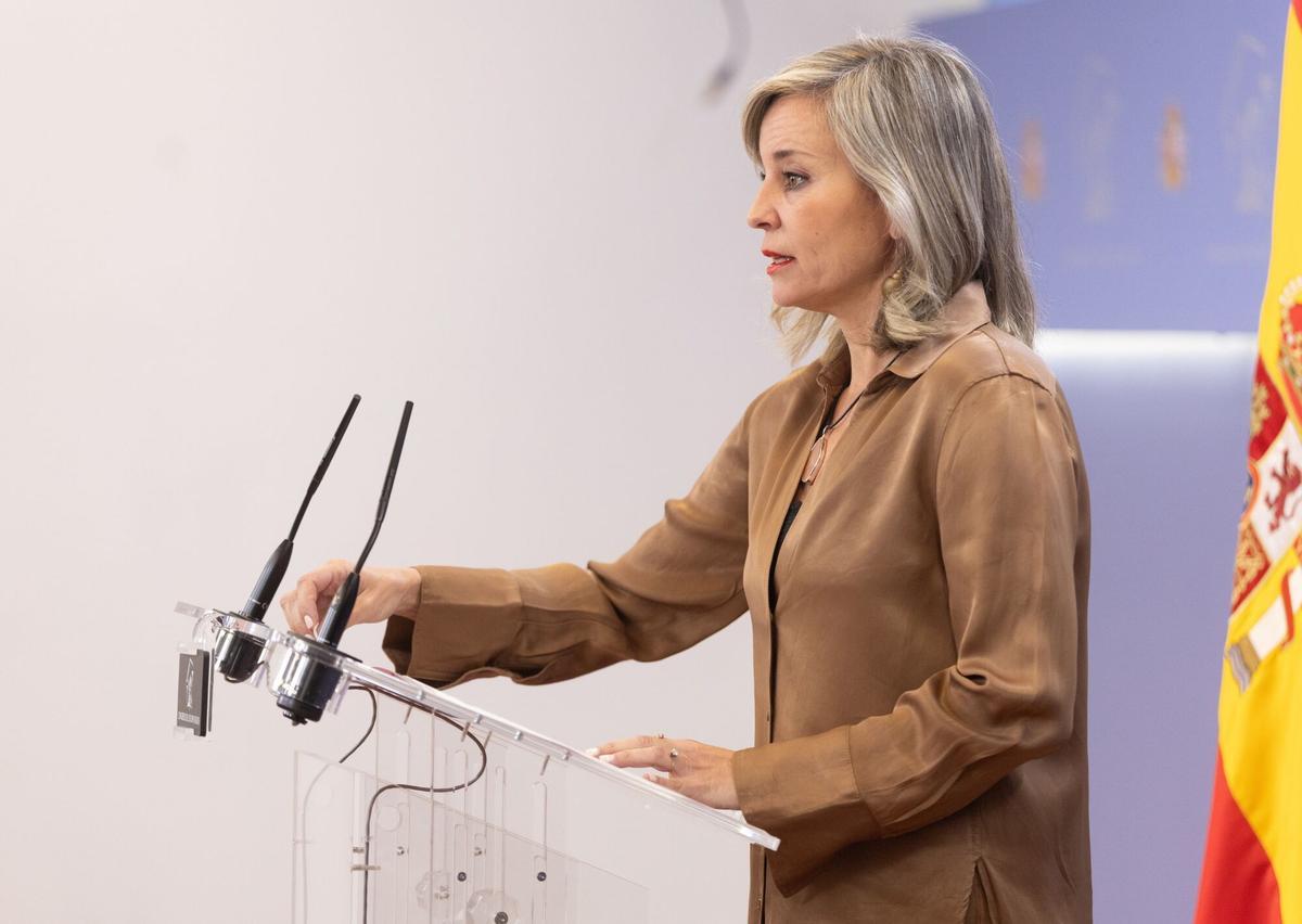 La portavoz de Sumar en el Congreso de los Diputados, Verónica Martínez, este martes en rueda de prensa en el Congreso.