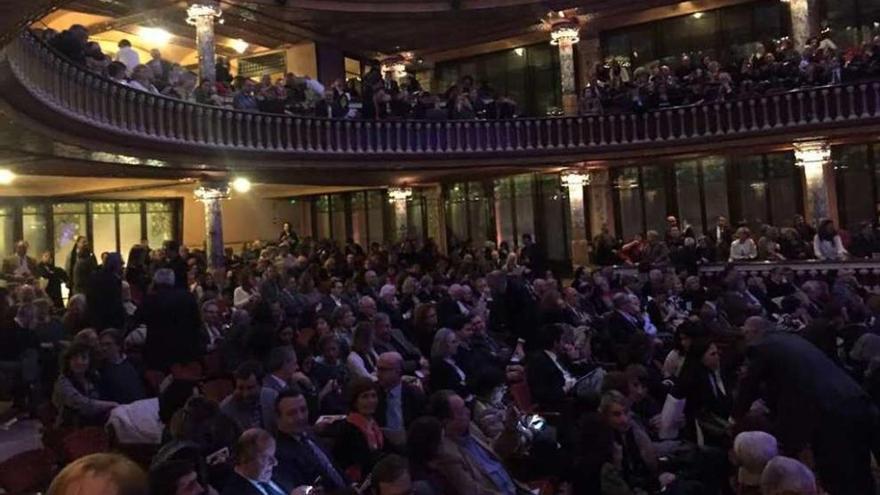 El público llenó el Palau de la Música de Barcelona para seguir la entrega de galardones.