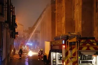 El incendio de la Mezquita-Catedral, en imágenes
