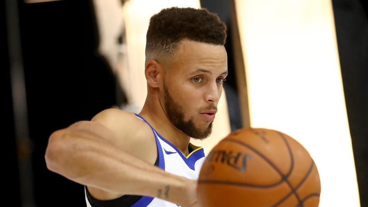 Curry puso el freno de mano pese a los insultos de Trump