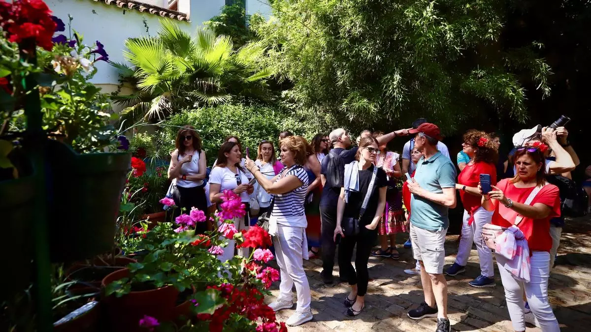 Los Patios de Córdoba se despiden de la fiesta en el día de las maletas