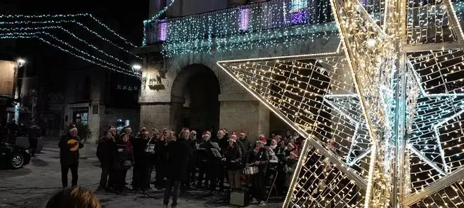 GALERÍA | El público se suma a cantar villancicos con el coro "La Mayor" en Toro