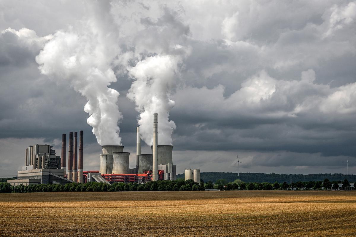 La UE arriba a un acord clau per a la reducció de les emissions de CO<sub>2</sub> La UE arriba a un acord clau per a la reducció de les emissions de CO<sub>2</sub>