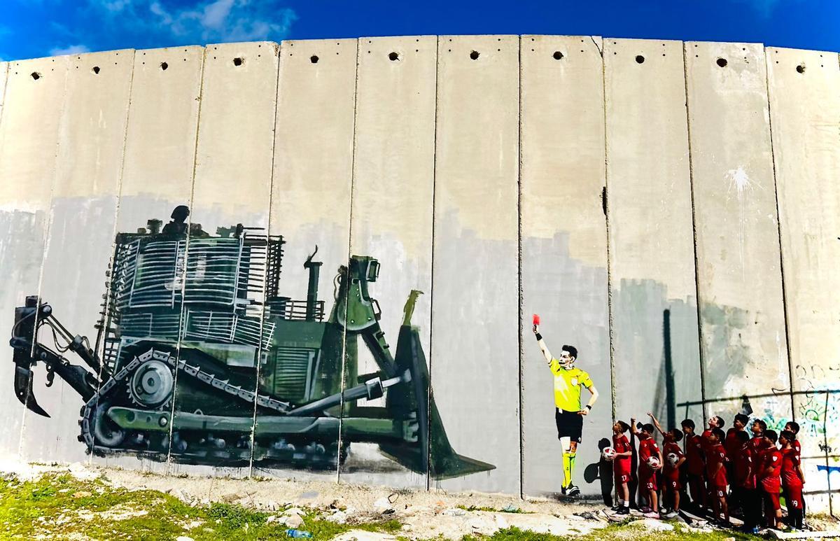 Exterior del estadio de fútbol del campamento de refugiados Aida, en Belén.