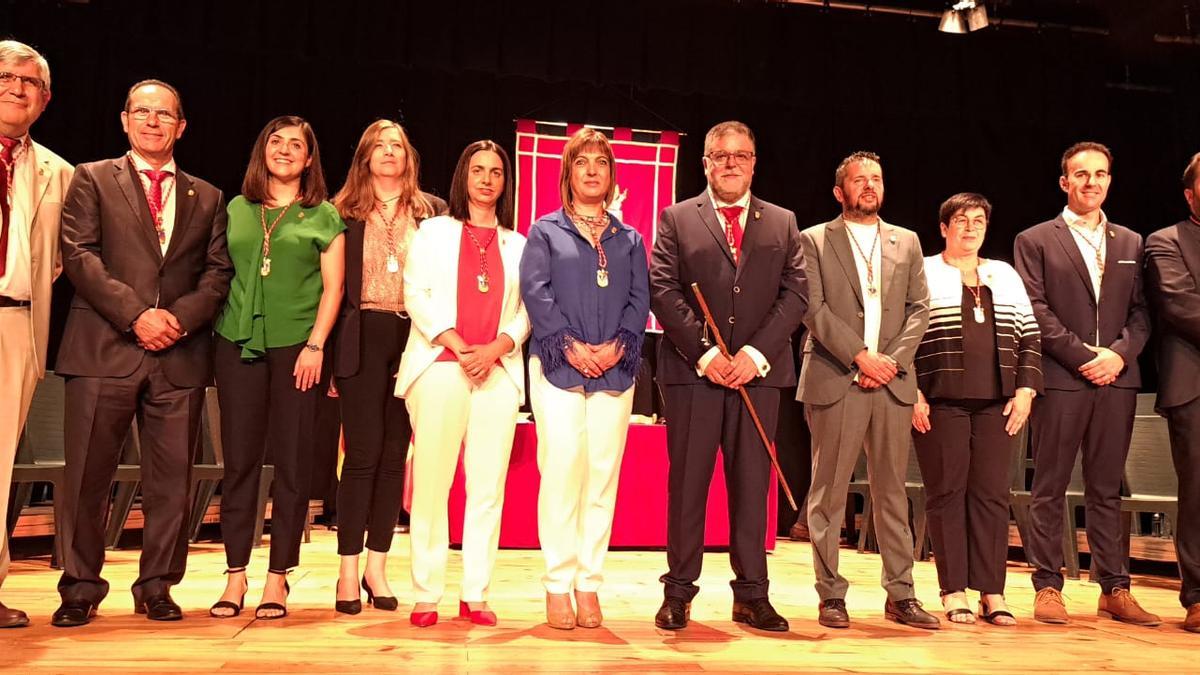 El equipo gobierno de PSOE-Verdes de Europa en el pleno de investidura de Villena para el mandato 2023-2027.