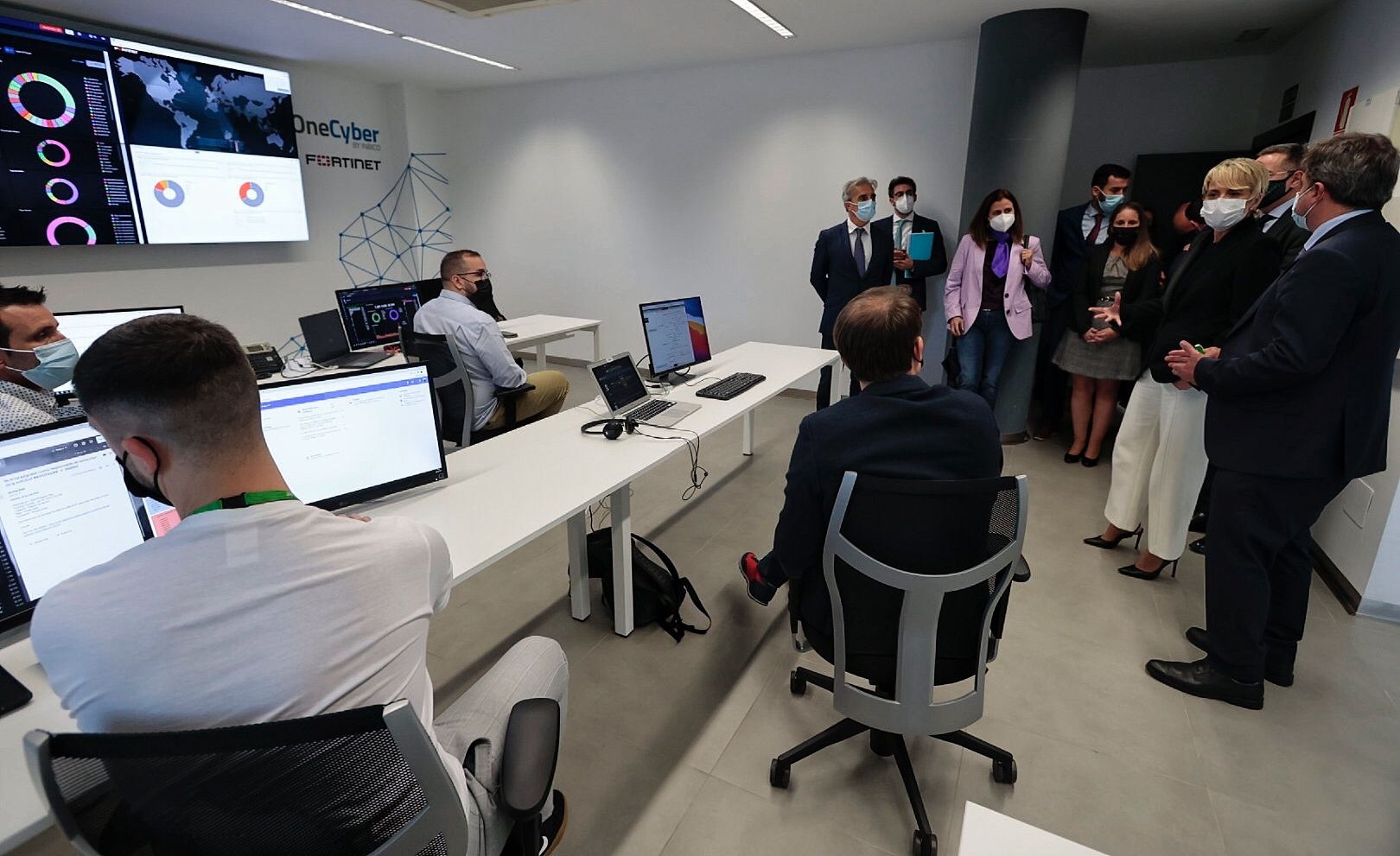 Visita de la secretaria de estado de Digitalización e Inteligencia Artificial a la sede de Binter