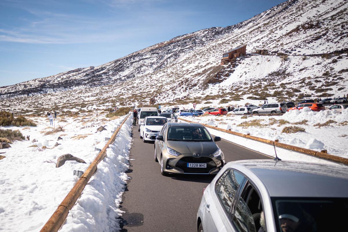 El Cabildo reabre el acceso del Teide con regulación del acceso