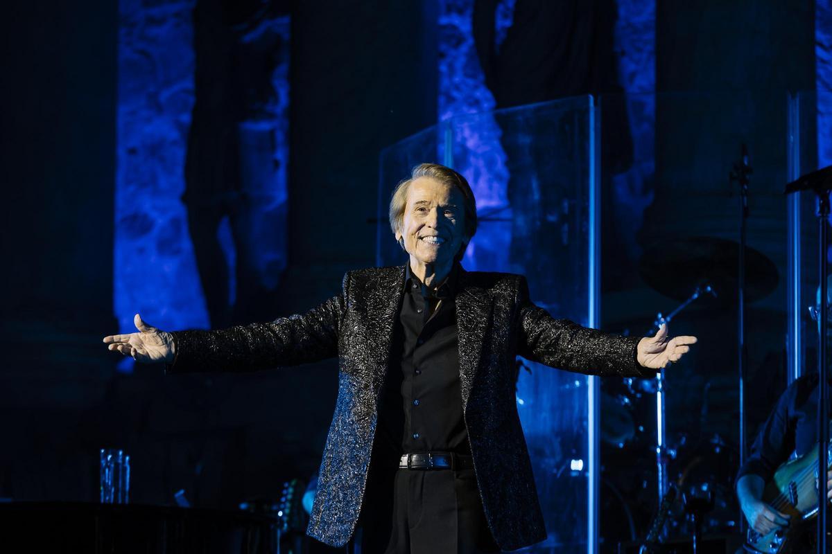 Las imágenes del concierto de Raphael en Mérida
