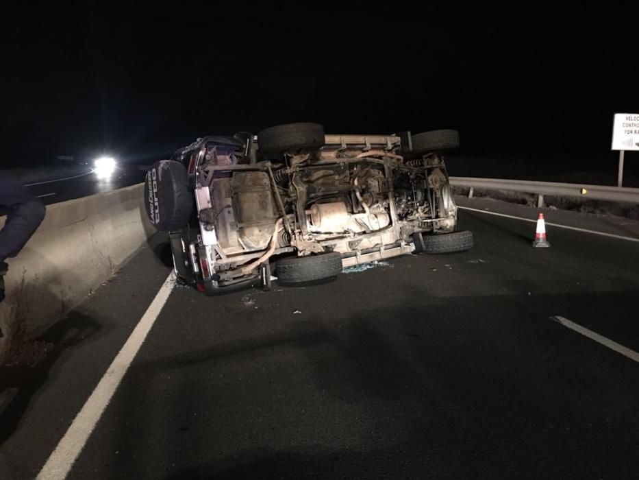 Vuelco de un coche en Lanzarote (12/06/17)