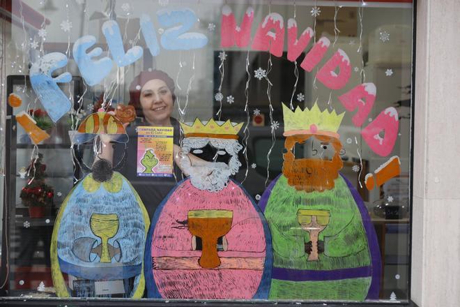 Comprar en las tiendas del barrio tiene premio esta Navidad en Gijón (en imágenes)